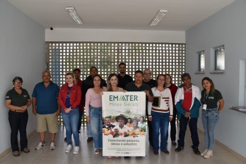 Reunião em Fronteira visa aprimorar a alimentação escolar e fortalecer parceria com agricultores locais