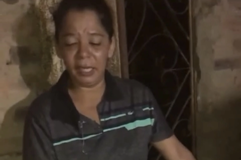 Mãe lamenta perda de filho em velório após homicídio em Piripiri